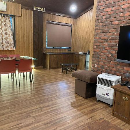 Cold Spot Village Resort 马哈巴莱斯赫瓦尔 外观 照片