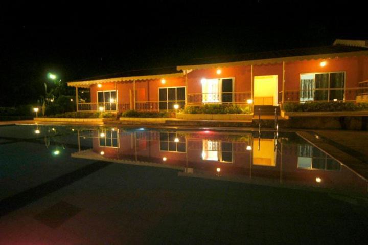 Cold Spot Village Resort 马哈巴莱斯赫瓦尔 外观 照片