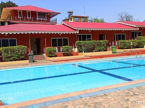 Cold Spot Village Resort 马哈巴莱斯赫瓦尔 外观 照片