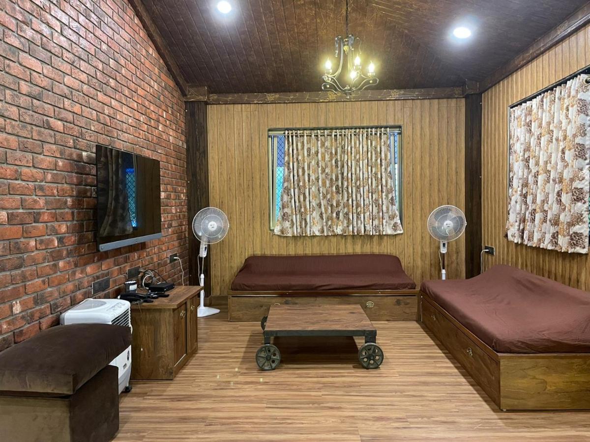 Cold Spot Village Resort 马哈巴莱斯赫瓦尔 外观 照片